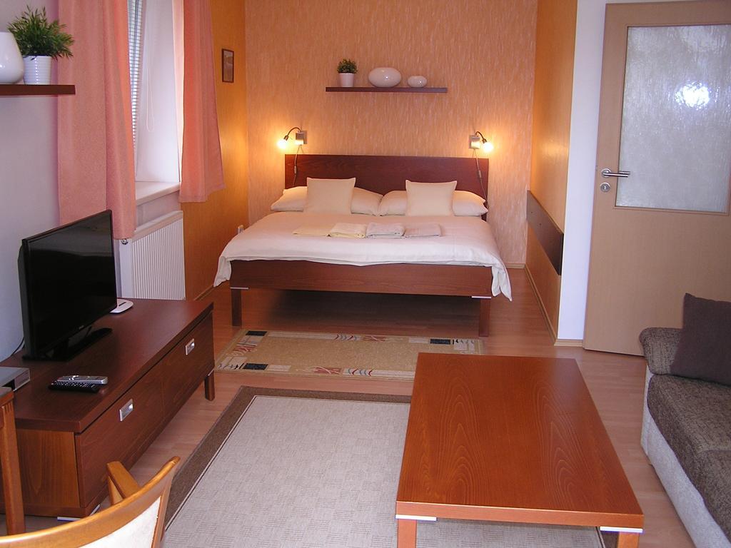 Gonda Apartments Hradec Králové Exterior foto
