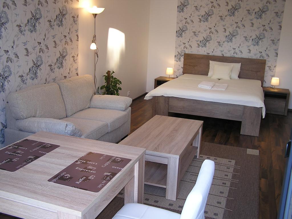 Gonda Apartments Hradec Králové Exterior foto